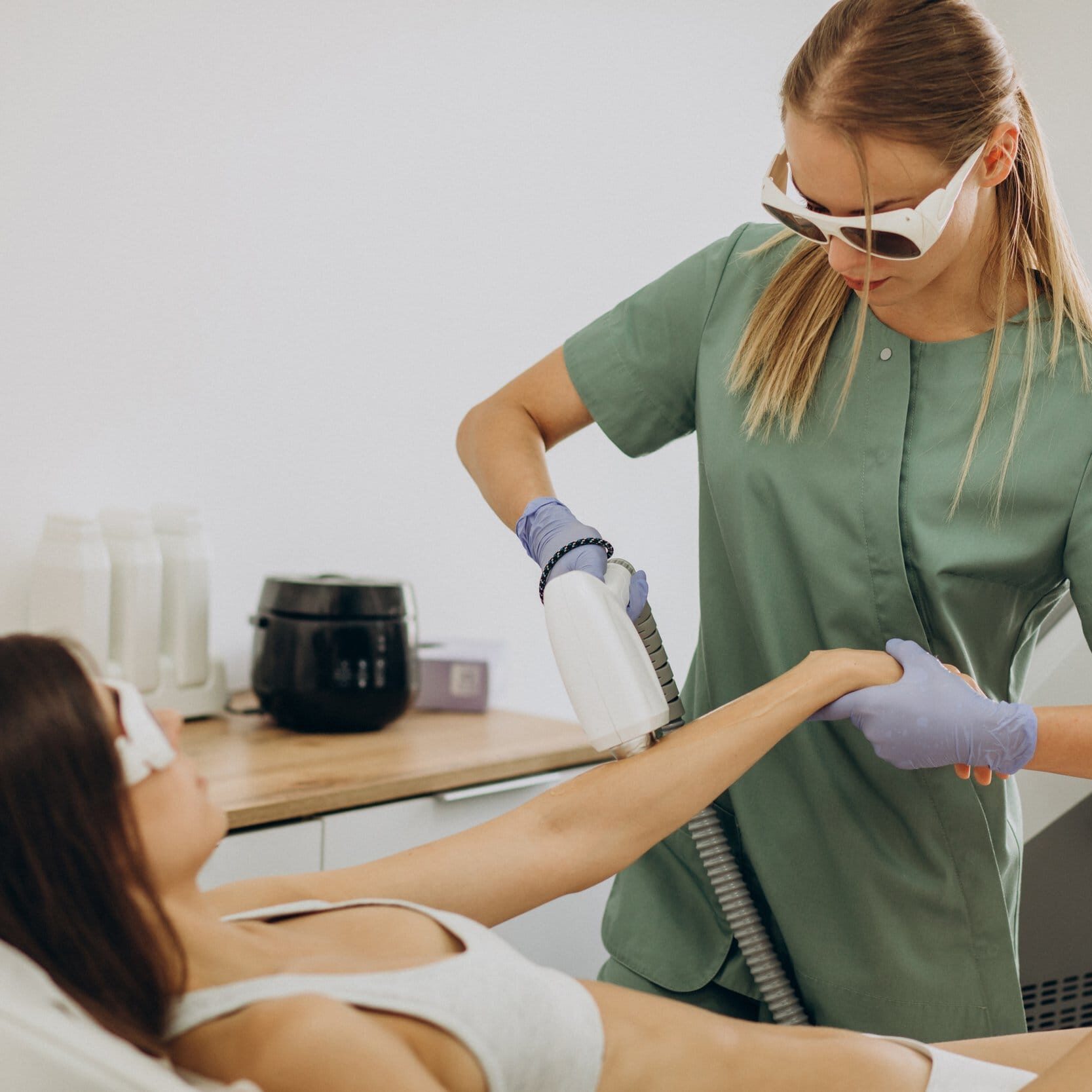 Laser epilation, hair removal therapy Laser Hair Removal services in Windsor, ON