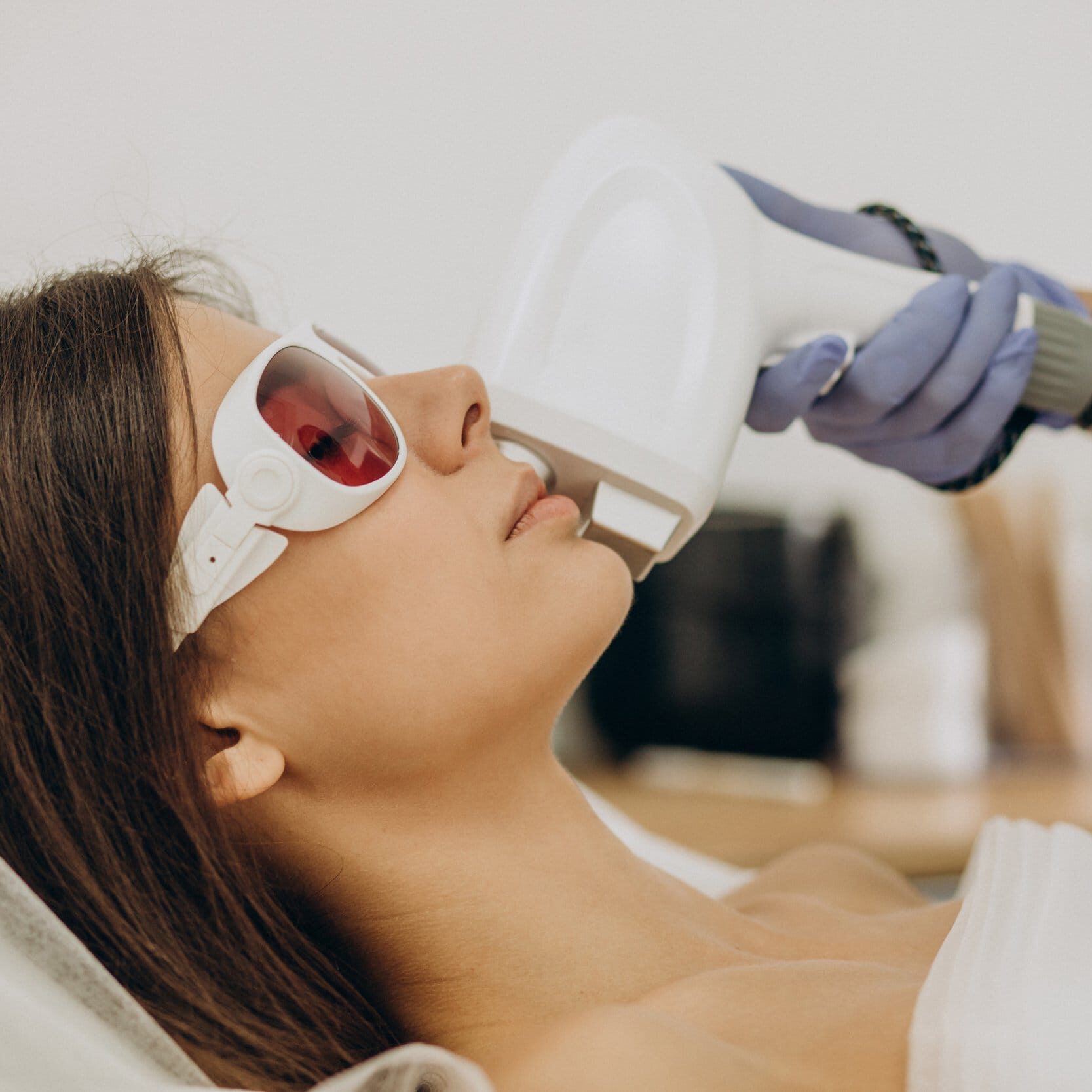 Laser epilation, hair removal therapy skin rejuvenation lasalle